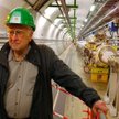 prof. Peter Higgs we wnętrzu LHC