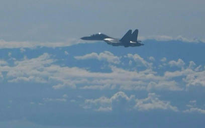 Chiński samolot wojskowy biorący udział w ćwiczeniach w rejonie Tajwanu