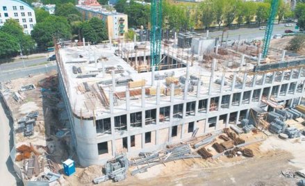 W przypadku inwestycji infrastrukturalnych wzrost cen materiałów częściowo rekompensują mechanizmy w