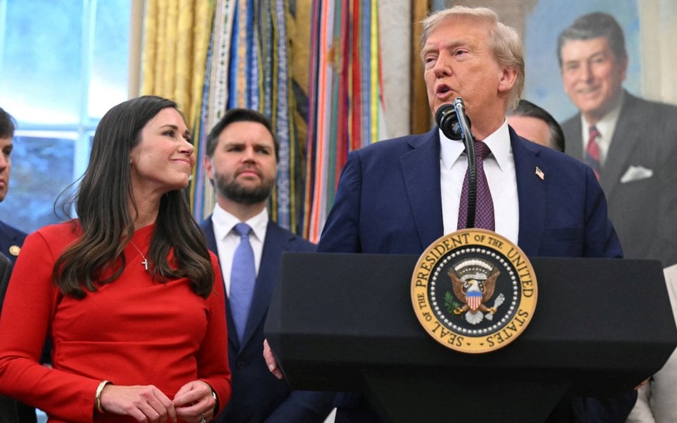 Prezydent USA Donald Trump przemawia we wtorek w Gabinecie Owalnym