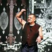 Krzysztof Globisz jako Jekyll i Hyde w spektaklu Jakuba Porcariego w stołecznym Teatrze Polonia