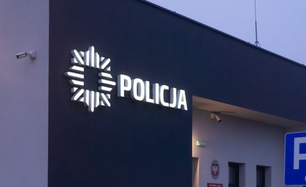 Z policyjnych statystyk wynika, że coraz więcej młodych ludzi pomaga przy oszustwach „na wnuczka” i 