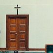 Krzyż w sali Sejmu powieszono 15 lat temu. Wprawdzie w nocy, ale część prawników uważa, że teraz jes