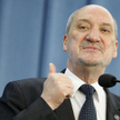 Odejście Macierewicza to efekt przeciągania liny
