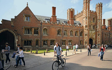 Miliarder przekazał 100 mln funtów Uniwersytetowi w Cambridge