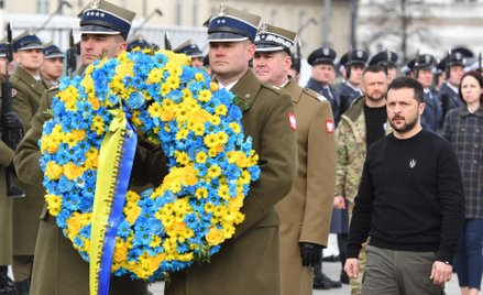 Wołodymyr Zełenski z złożył wieniec na płycie Grobu Nieznanego Żołnierza