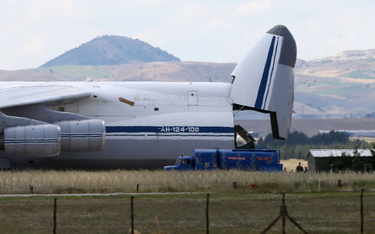 Rosyjski An-124 Rusłan w tureckiej bazie lotniczej