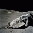 Harrison H. Schmitt na powierzchni Księżyca w ramach misji Apollo 17, fotografia z 13 grudnia 1972 r