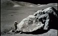 Harrison H. Schmitt na powierzchni Księżyca w ramach misji Apollo 17, fotografia z 13 grudnia 1972 r