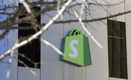 Kolejne wielkie zwolnienia w handlu internetowym