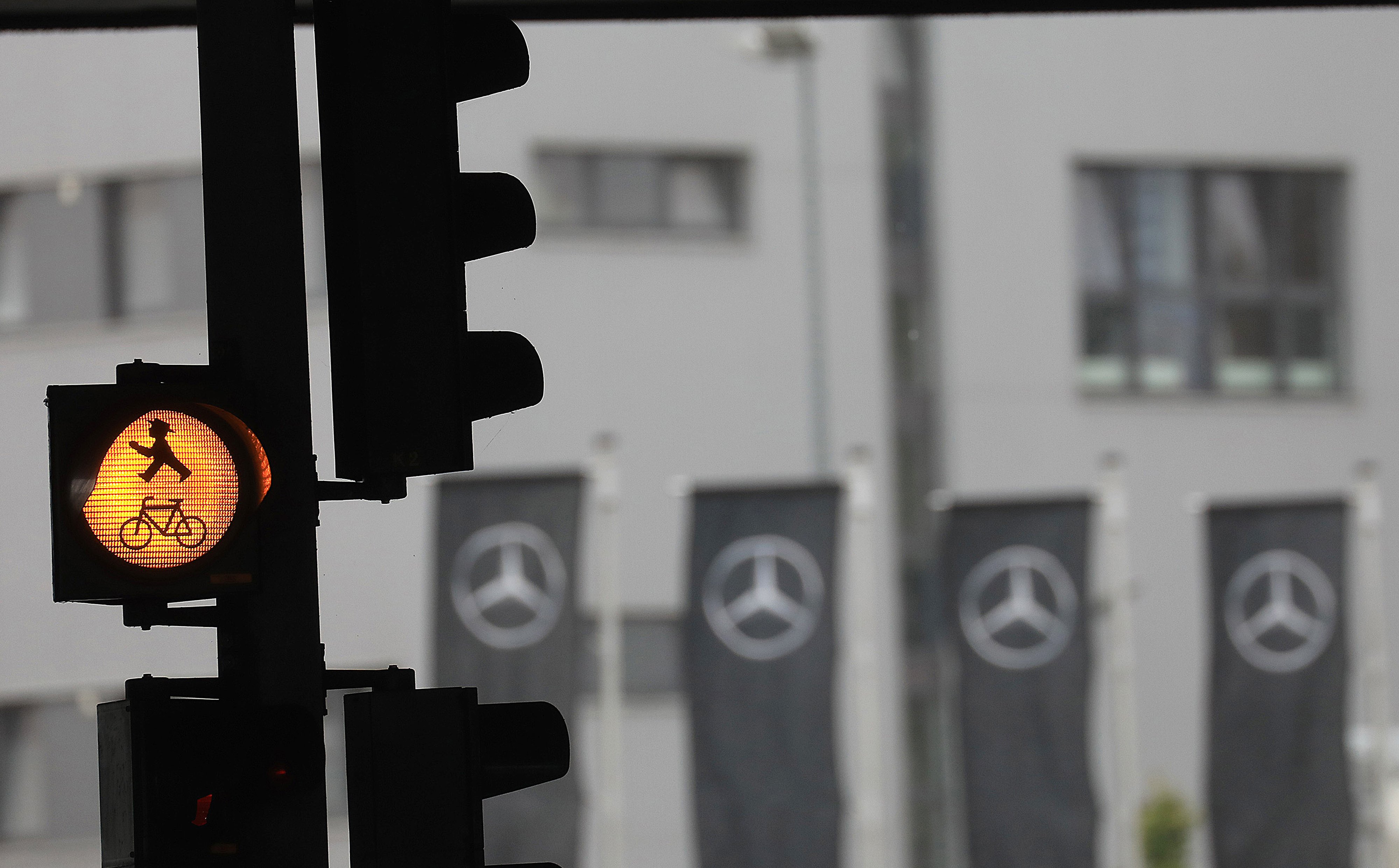 Auta z Niemiec mogą ominąć cła Trumpa. Producenci chcą się dogadać