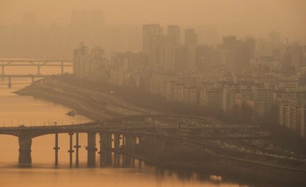 W Polsce coraz więcej wydajemy na walkę ze smogiem - ale Seul ma jeszcze większy kłopot