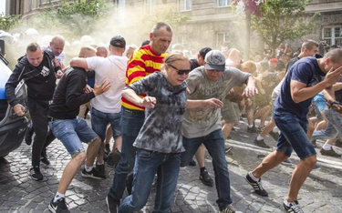 Wydarzenia w Białymstoku po sobotnim Marszu Równości stały się politycznym paliwem napędzającym nowy