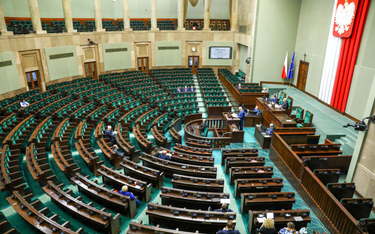 Sejm będzie pracował tylko trzy dni w miesiącu