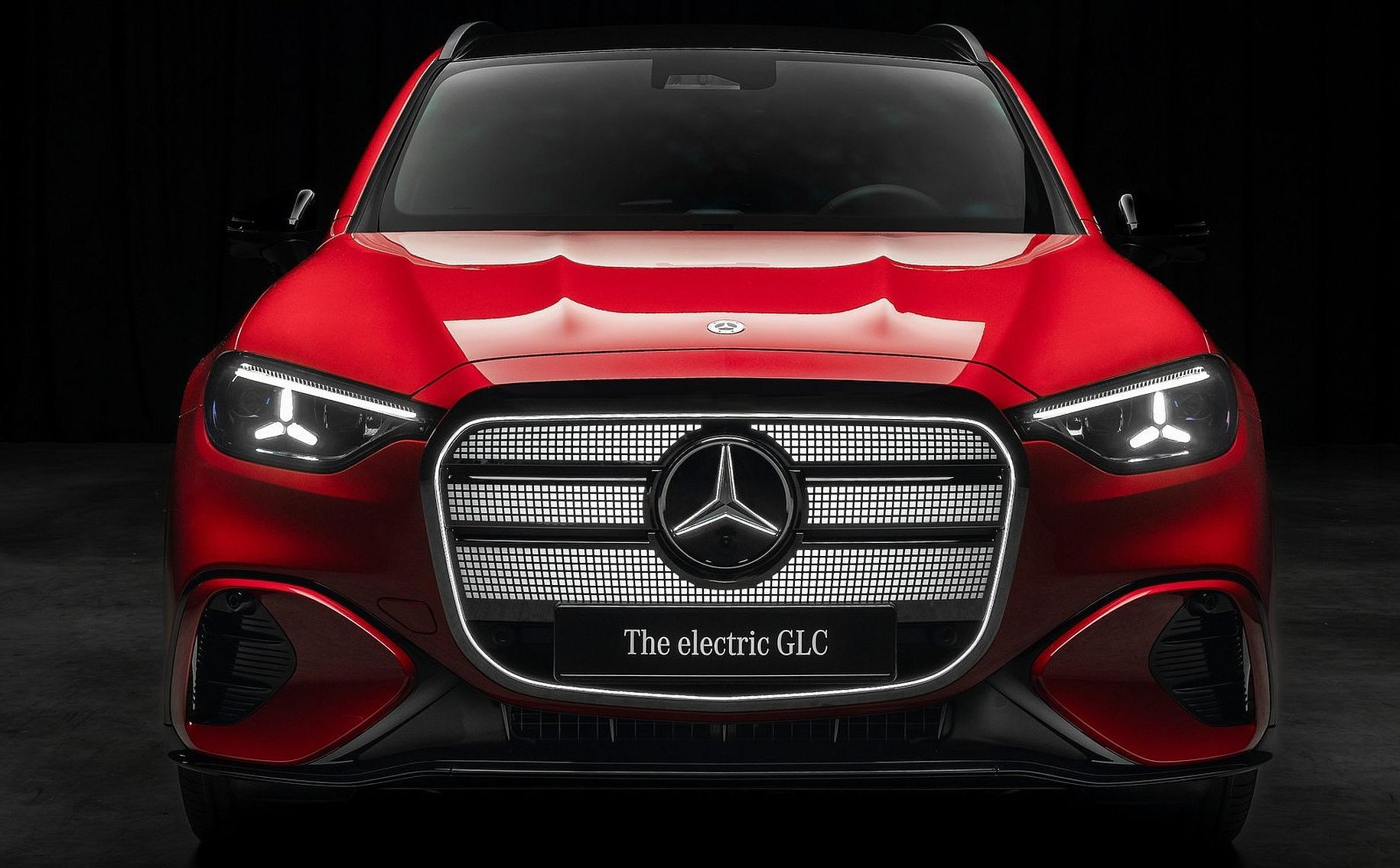 Mercedes pod presją: Zysk spadł o połowę. Chiny i cła uderzają w giganta