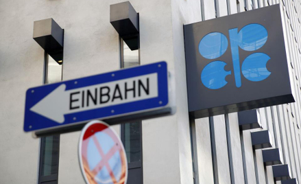 Porozumienie OPEC i reszty producentów. Mniej ropy przez 9 miesięcy
