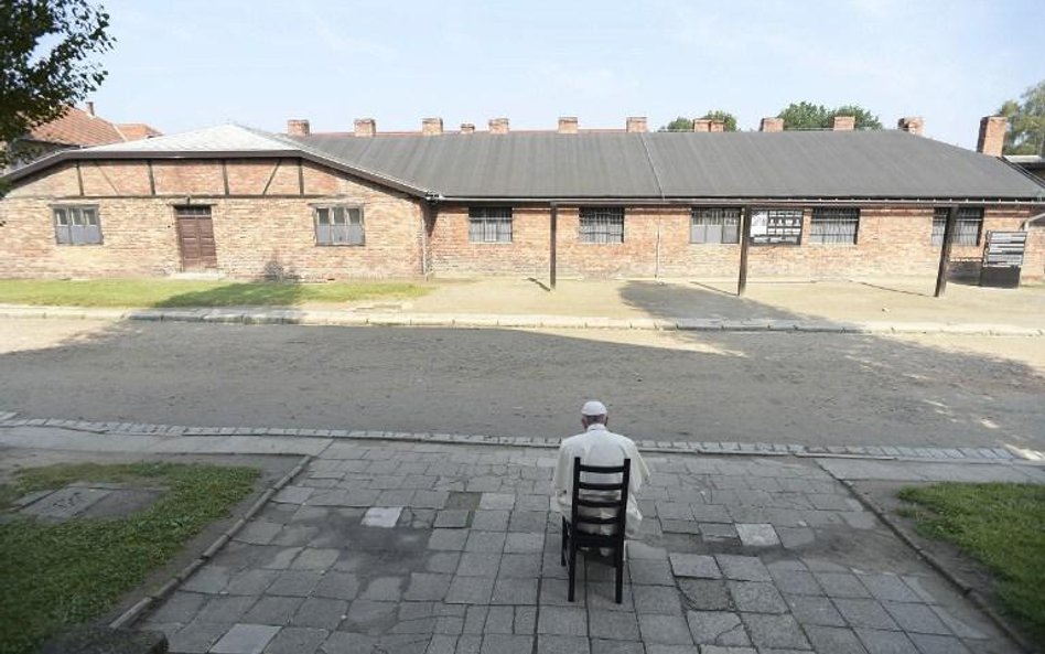 Franciszek w Auschwitz: Miłosierdzie i barbarzyństwo