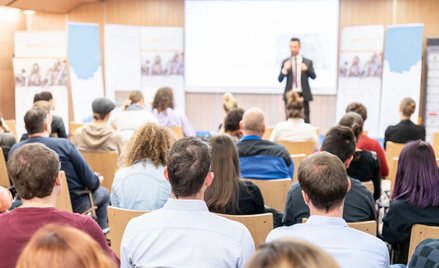 Oszukiwali klientów na pokazach. Zapłacą 80 tys. zł