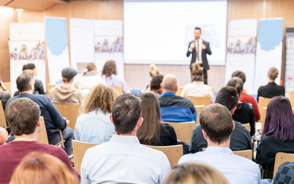 Oszukiwali klientów na pokazach. Zapłacą 80 tys. zł