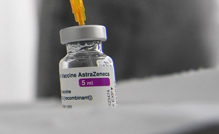 Lekarz z Norwegii: To szczepionka AstraZeneca wywołała zakrzepy krwi u trzech osób
