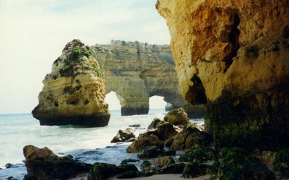 Portugalski region Algarve znay jest też ze skalistego wybrzeża