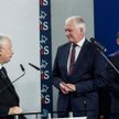 Jarosław Kaczyński z Jarosławem Gowinem i Zbigniewem Ziobro nie zgadzają się w coraz większej liczbi