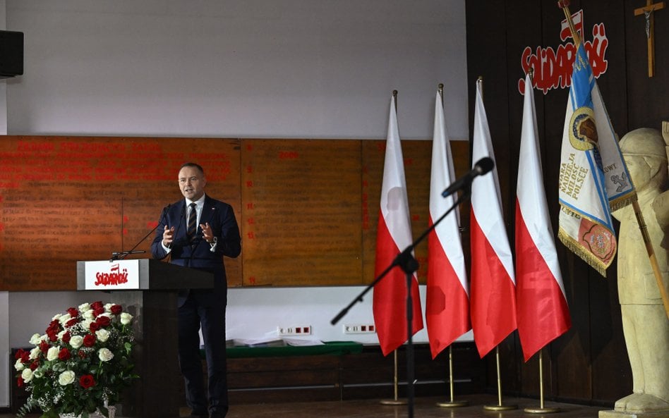 Prezydent RP Karol Nawrocki przemawia podczas uroczystego spotkania Zarządu Regionu Gdańskiego NSZZ 