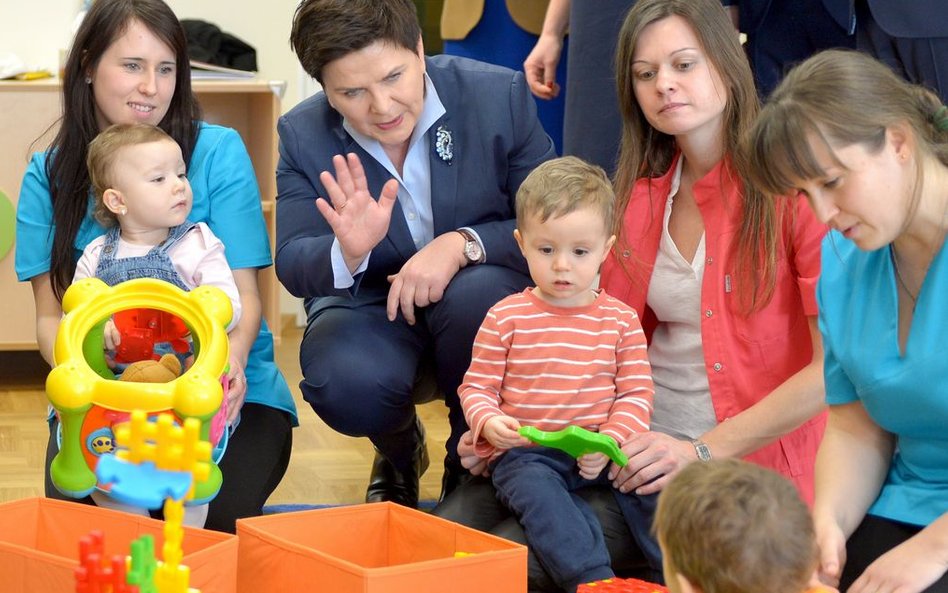 Premier Beata Szydło podczas otwarcia żłobka w Stalowej Woli