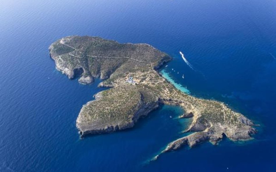 Isla Tagomago w Hiszpanii. Rezydencja na Tagomago tylko z pozoru odcięta jest od świata. Lądowisko h