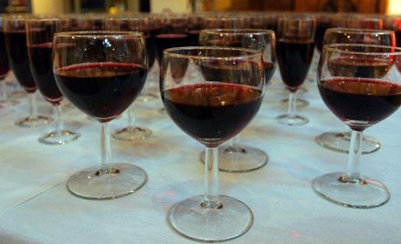 Stop na bazie żelaza jest nadprzewodnikiem w winie