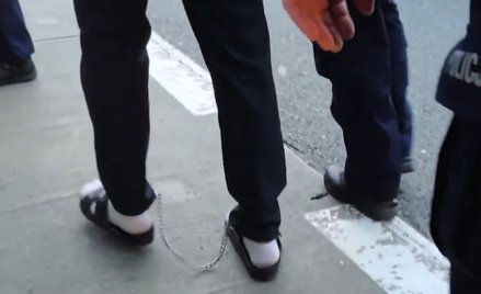 Fragment filmu z lądowania samolotu z Sebastianem M. na pokładzie, opublikowanego przez premiera Don