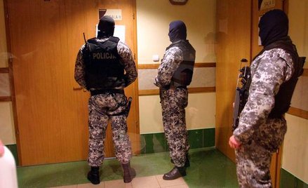 Policja zapłaci za najście antyterrorystów
