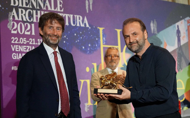 Od lewej: Minister kultury Włoch Dario Franceschini, prezydent weneckiego Biennale Roberto Cicutto o