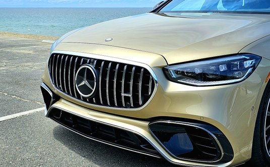 Mercedes-AMG S63 E Performance