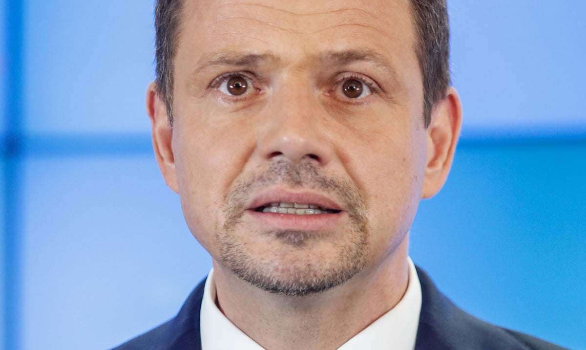 "Trzaskowski nie rozumie czym jest neutralność". Amerykański prawnik o zakazie krzyży