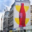 Piotr Młodożeniec namalował mural dla Coca-Coli
