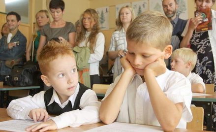 Szkoły dostały dotacje na zakup materiałów edukacyjnych i ćwiczeń dla każdego ucznia. Nie mogą żądać