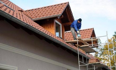 Rada gminy nie może decydować o remoncie dachu. To należy do wójta lub burmistrza