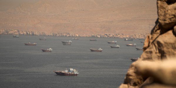 J.D. Vance: USA zniosły blokadę, Iran przestał atakować statki w cieśninie Ormuz