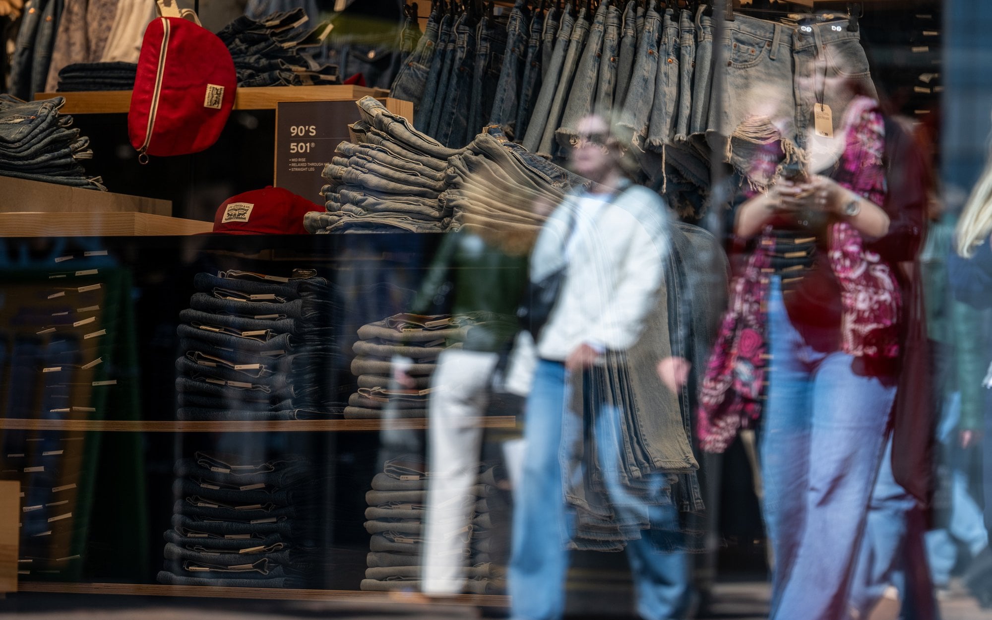 Легендарные джинсы снова в моде. Акции Levi Strauss резко выросли