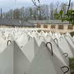 Wiosną 2025 roku Łotwa zdecydowała się wzmocnić swoją granicę z Rosją montując betonowe zapory nazyw