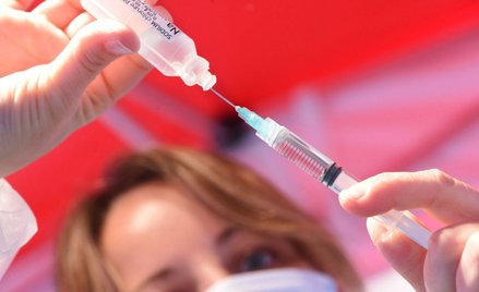 Koronawirus. Badanie w Izraelu: Szczepienie chroni przed zakażeniami w domu