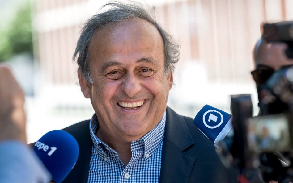 Sepp Blatter i Michael Platini niewinni, ale wątpliwości pozostały