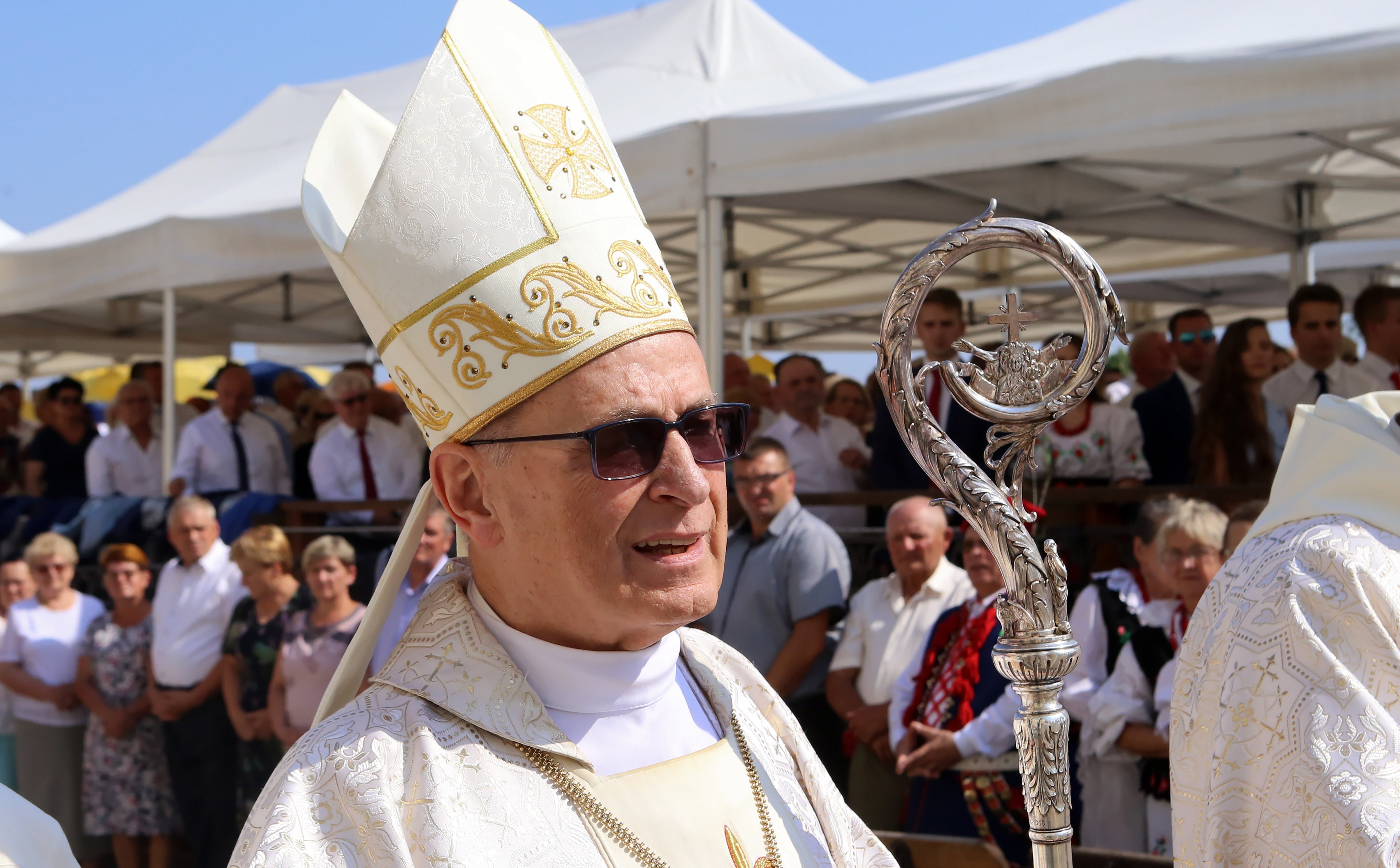 Rząd interweniuje w Watykanie w sprawie wypowiedzi biskupów