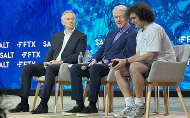 Tony Blair, Bill Clinton i Samuel Bankman-Fried. Obecność światowego formatu polityków na konferencj