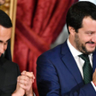 Kto skuteczniej hipnotyzuje Włochów? Chyba jednak nie Luigi Di Maio (z lewej), lecz Matteo Salvini. 