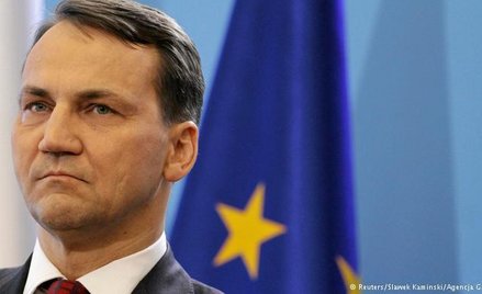 Polacy wciąż najbardziej ufają Komorowskiemu
