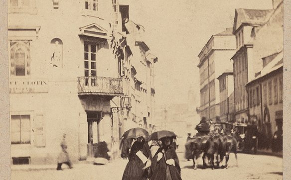 Krakowskie Przedmieście (tzw. wąskie) od Trębackiej w kierunku północnym. Po lewej kamienica Kestner