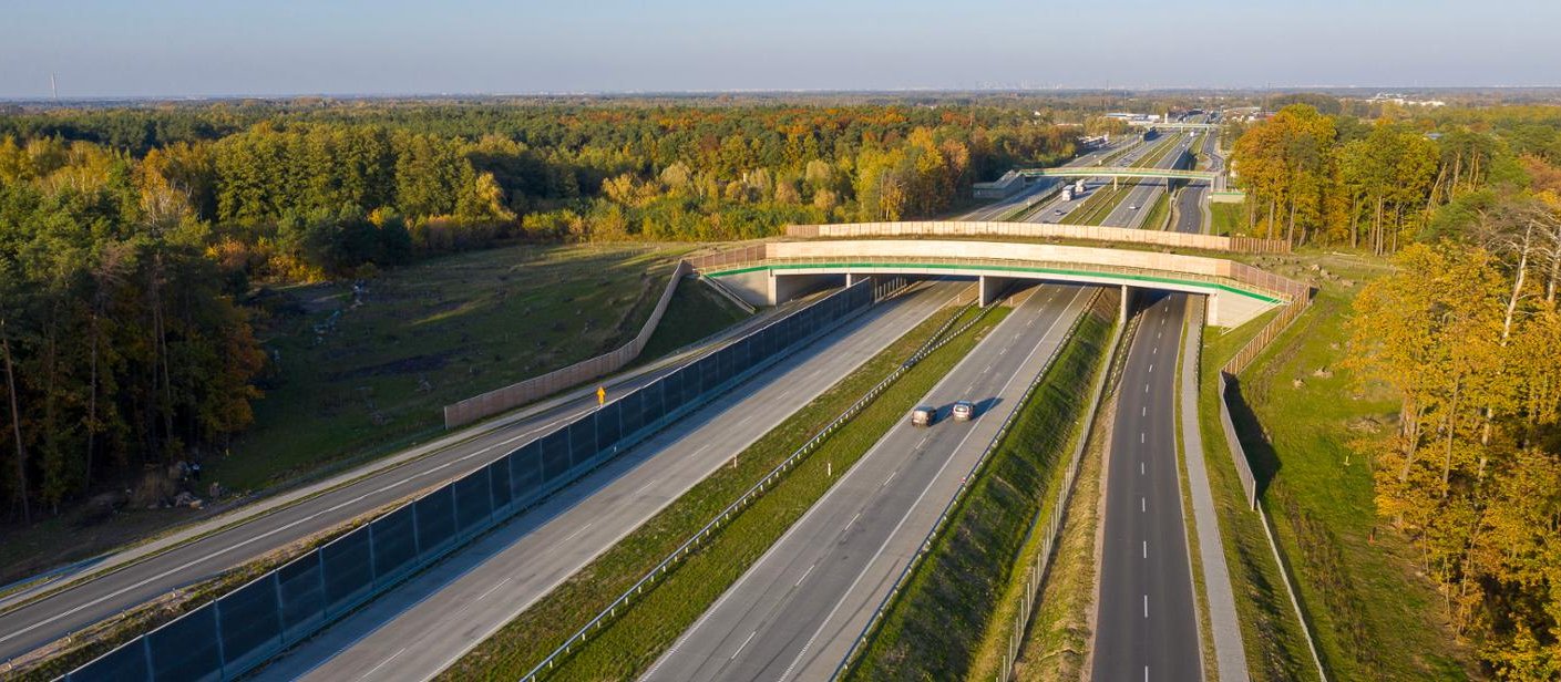 Spowalnia eksportowy silnik transportu drogowego