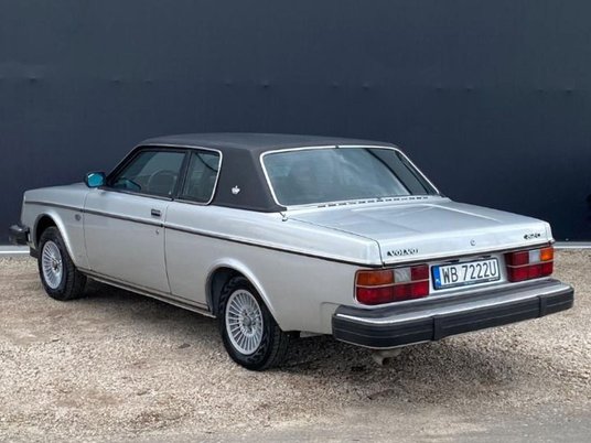 Projekt samochodu powstał w Szwecji, ale za pewne elementy, a przede wszystkim produkcję, odpowiadał